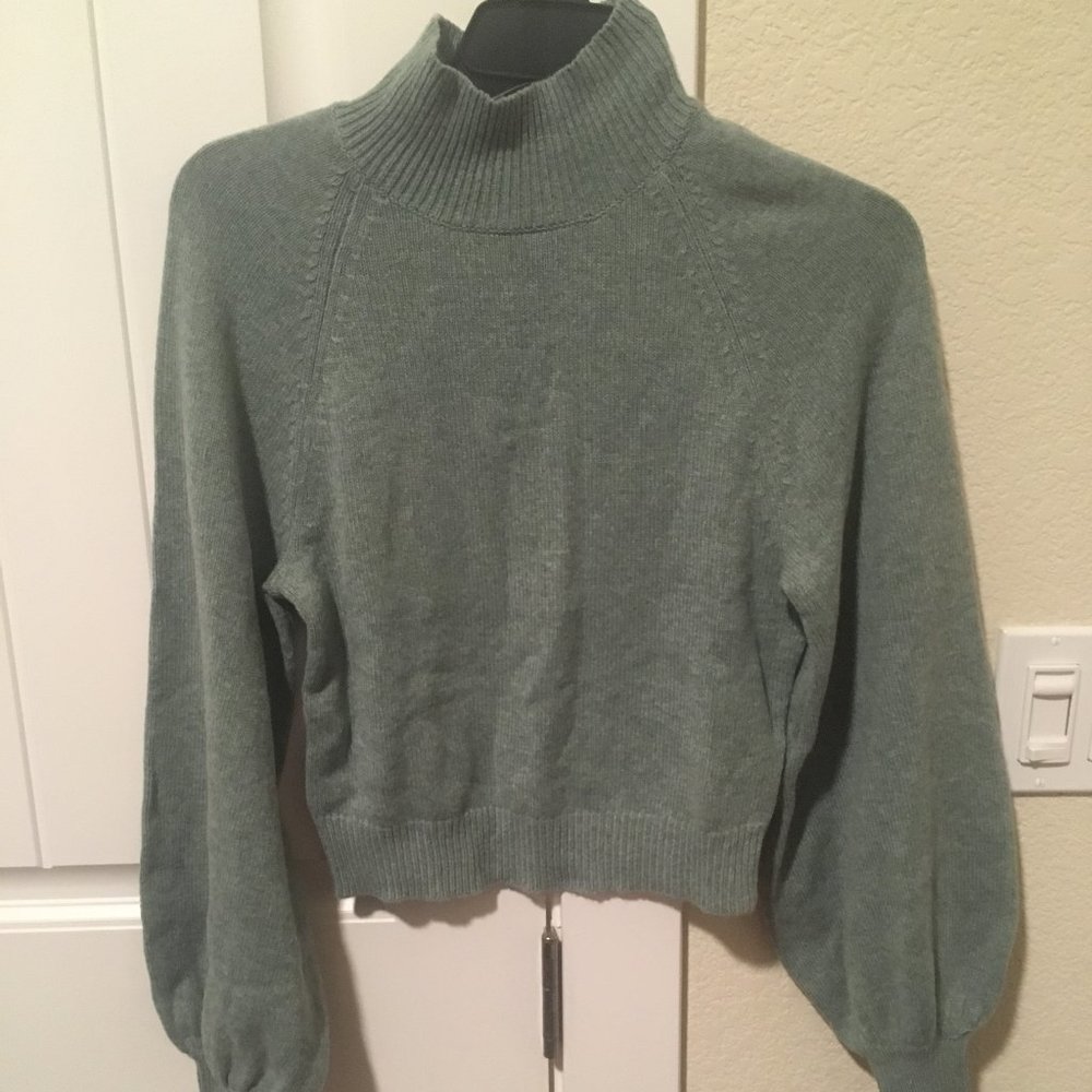 NWT BCBGMaxAzria Mockneck Crop Sweater